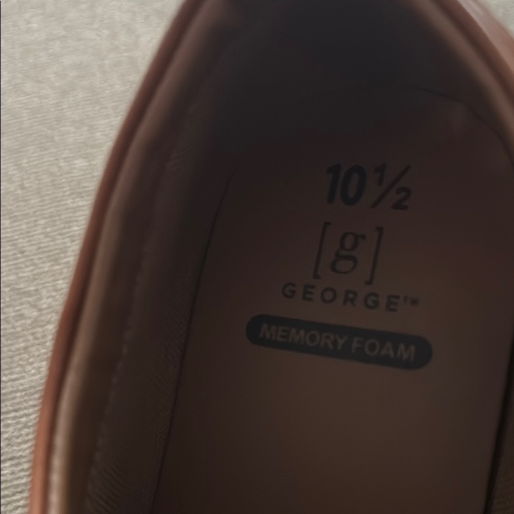 George Brown Oxfords with Minimalist Design - Picture 2 of 5